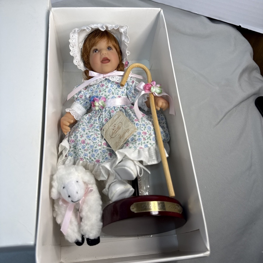 Lee Middleton 10" Miniature Doll Bo Peep With Box & Paperwork Lamb Original Box
